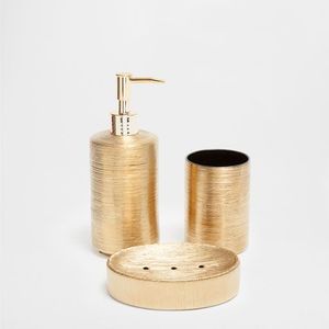 Ensemble de salle de bain mural en laiton avec finition sophistiquée pour salles de bain modernes et comptoirs de vanité élégants - Product Image 2