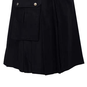 COSH KILTS Kilt Utilitario Negro Personalizado Con Bolsillos Y Accesorios Diseño Moderno Para Hombres - Product Image 3