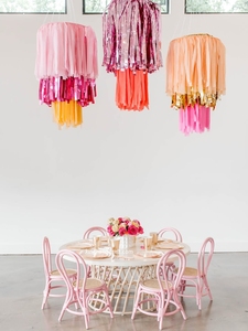 Chaises en rotin faites à la main pour enfants, idéales pour la location événementielle, les fêtes d'anniversaire, les mariages, les crèches et la décoration de fêtes d'anniversaire - Product Image 3