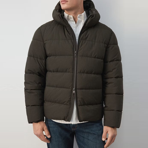 Veste matelassée imperméable à capuche légère et respirante pour l'hiver, veste matelassée pour homme en polyester rembourrée, fabriquée sur mesure - Product Image 4