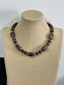 Collier unisexe géométrique en résine fait main, bijoux de créateur élégants, tons terreux modernes, perles uniques, accessoire de luxe massif, cadeau - Product Image 2