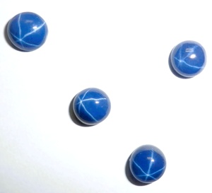 Zafiro Azul Estrella Redondo de 6x6 mm, 1.5 Quilates, Creado en Laboratorio, Cabujón Pulido con Efecto de Estrella de 6 Puntas, 4-5 mm de Altura, para Joyería - Product Image 5