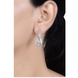 Boucles d'oreilles pendantes en alliage plaqué argent de créateur, légères, pour femmes, idéales pour les festivals, les soirées et comme cadeau, en vente par l'exportateur indien. - Product Image 1