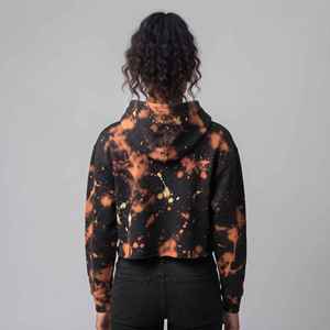 Sudadera con capucha para mujer, negra, con estampado de efecto goteo, lavado blanqueado, de hombro caído, de forro polar, estilo crop top streetwear - Product Image 3