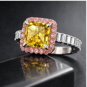 Bague de fiançailles personnalisée SHRAMAN DIAMOND, diamant de laboratoire CVD de luxe, taille coussin, jaune vif, halo, or blanc 14 carats - Product Image 4