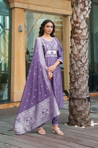 Conjunto de Kurti Lavanda para Mujer, Muy Moderno, Manga 3/4, Corte Vaticano, Completamente Cosido, para Ocasiones Formales y Festivas - Product Image 3