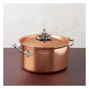 Casserole isotherme moderne en acier inoxydable avec finition cuivre martelé et couvercle, idéale pour la maison, la cuisine, les buffets et les repas. - Product Image 5