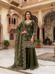 Conjunto de Salwar Kameez de Seda Bordada en Negro para Mujer, Traje Moderno y Tradicional para Fiestas y Bodas con Materiales Reciclados - Product Image 5