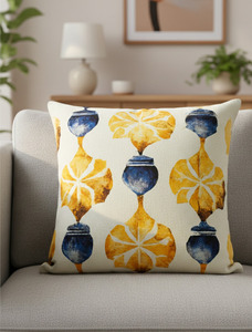 Funda de cojín cuadrada con motivos florales y de macetas abstractas en acuarela en color crema, azul y amarillo, diseño exclusivo 18X18 - Product Image 1