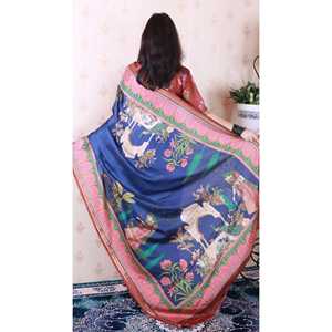 ผ้าไหมทัสซาร์สีน้ำเงินเข้มพิมพ์ลายดั้งเดิมแบบอีลิทวีฟส์ พร้อมผ้าคลุมไหล่ทอลายซารีอย่างหรูหรา น้ำหนัก 450 กรัม - Product Image 4