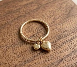 Anillo con Bisel y Dije de Corazón Dorado, Unisex, Romántico, para Uso Diario, Cristiano, Moderno, Plata de Ley 925 - Product Image 2