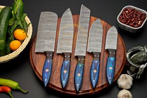 Ensemble de couteaux de cuisine en acier Damas personnalisé de 5 pièces, ensemble de couteaux de chef japonais avec manche en bois bleu, couteaux de cuisine professionnels - Product Image 5