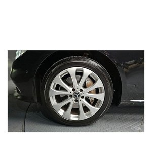 Mercedes-Benz Clase E E300 4MATIC Exclusive Marzo 2019 104.014 km Caja de Cambios Automática Volante a la Izquierda Asientos de Cuero Cámara Trasera - Product Image 5