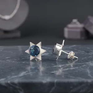 Pendientes de topacio azul de Londres hechos a mano en India con plata de ley 925 para mujeres y niñas. - Product Image 3