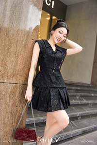 Blusa de Mujer con Encaje Floral Negro, Mangas Peplum, Cuello Grande con Lazo, Estilo Femenino, 100% Poliéster, MORNA - Product Image 3