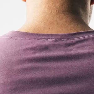 Camiseta de Manga Corta para Hombre, Cuello en V, Oversize, Tejido de Algodón 100%, 220 g/m², Transpirable, con Logotipo Personalizado de Alta Calidad - Product Image 2