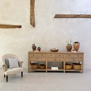 Aparador Grande Rústico Falmouth de Madera Maciza, Mesa Auxiliar, Mueble de Almacenamiento para Entrada Estilo Granja, Mueble Vintage para Sala de Estar - Product Image 1