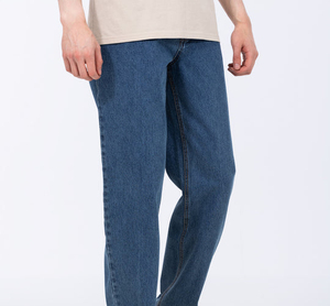 Jean en denim bleu coupe droite pour homme, poids moyen, coupe classique, style décontracté, tissu en coton, idéal pour l'automne - Product Image 2