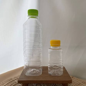ขวดพลาสติก PET ใสทรงกระบอก ฝาเกลียวสีเขียวและสีเหลือง สำหรับเครื่องดื่ม - Product Image 2