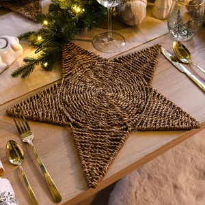 Produits pour dîner de Noël : sets de table décoratifs en jonc de mer, sets de table naturels en jonc de mer en forme d'étoile - Product Image 2