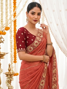 AARA Fashion Sari en soie rouge pour femme, broderie dorée, motif floral, tenue traditionnelle indienne pour mariage et Diwali, pour adultes - Product Image 2