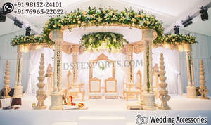 ชุดตกแต่งงานแต่งงานแบบกูร์กาฏีสุดอลังการ ชราวานี มันดาป สำหรับงานแต่งงานในอังกฤษ ภาคเหนืออินเดีย ชุดมันดาปทรงสี่เหลี่ยมสวยงาม ดีไซน์ไม้ - Product Image 6