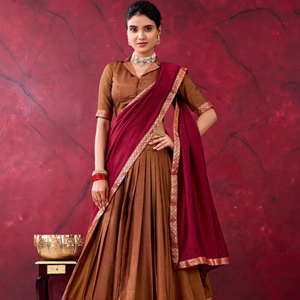 Conjunto de Lehenga Choli de Algodón con Tejido Zari de Narayanpet de Trendbuy con Cinturón - Product Image 1