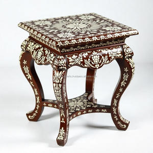 Table en bois incrustée d'os Opulent faite à la main avec un design floral Accent de décoration moderne de qualité supérieure pour les intérieurs de salon et d'hôtel - Product Image 3