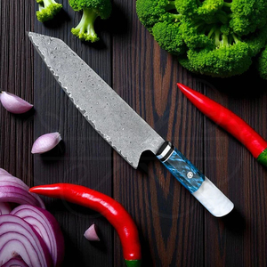 Couteau de chef japonais en acier Damas forgé à la main, lame Damas premium de 8 pouces, pour une tranchance durable. - Product Image 5