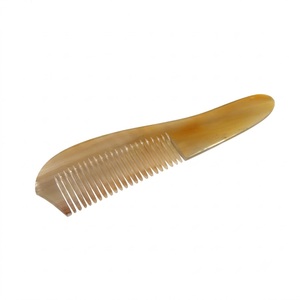 Peigne à poils d'animaux incurvé fabriqué à la main 100% fait à la main par un matériau de corne naturelle sélectionné antistatique sans enchevêtrement - Product Image 1