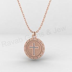 Pendentif religieux chrétien de luxe géométrique rond de 18 mm en argent 925 plaqué or 14 carats avec croix pavée de CZ, bijoux fins pour hommes - Product Image 2