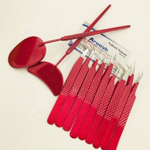 ที่หนีบขนตาปลอมทำจากสแตนเลสเคลือบสีแดงใสมีปลายแหลมทนทานต่อขนตา - Product Image 1