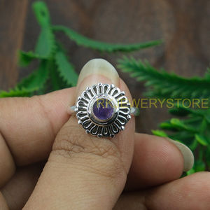 แหวนพลอยอเมทิสต์ธรรมชาติ เงินแท้ 925 แหวนลายดอกไม้ทำมือ แหวนคริสตัลสีม่วง เครื่องประดับพลอยประจำวันเกิดสำหรับผู้หญิง - Product Image 4