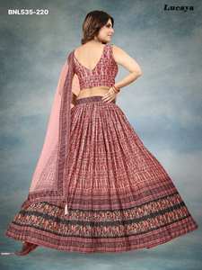 Ensemble Lehenga Choli et Dupatta en Soie Chinon Traditionnelle Indienne de Qualité Supérieure avec Imprimé Numérique Effet Froissé – Achetez en Ligne en Inde - Product Image 3