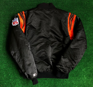 Chaqueta Varsity de los Bengals para Hombre, Negra con Franjas Naranjas, Diseño con Parches Bordados, Deportiva, con Capucha, Corte Regular, para Primavera - Product Image 2