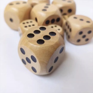 Jeu de dés en bois avec chiffres gravés, coins lisses, pour jeux de société et activités de fête - Product Image 2