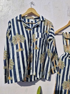 Conjunto de Pijama de Algodón Hecho a Mano: Ropa de Dormir Boho con Estampado de Bloques y Bolsa - Product Image 3