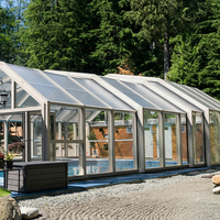 Abri de piscine rétractable motorisé en aluminium et verre, véranda avec système de toit mobile sur mesure pour usage résidentiel et commercial
