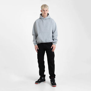 Sudadera extragrande diseñada para brindar comodidad y estilo, con tela de primera calidad, corte espacioso y un look informal moderno para el uso diario. - Product Image 5