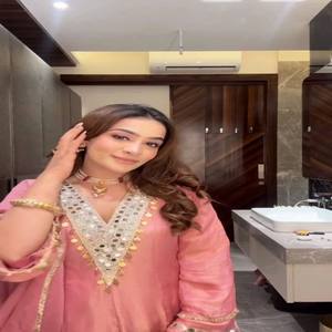 VASTRA COTTAGE Traje Salwar de Diseñador con Bordado de Lentejuelas y Espejos, Dupatta de Organza Suave, Atuendo Étnico para Fiesta - Product Image 4