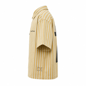Chemise Y2K rayée jaune moutarde pour homme, coupe oversize, effet vieilli, motif numéro 7, manches courtes, style streetwear, boutonnée, vente en gros - Product Image 4