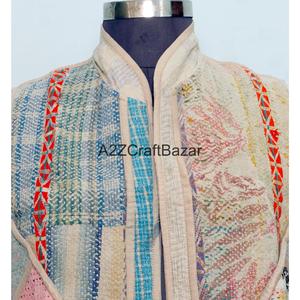 Chaqueta Acolchada Hecha a Mano 100% Algodón, Estampado Floral Vintage, Botones Forrados, Mangas Medias, Transpirable, Primavera, Verano, Otoño, Rajasthan - Product Image 3