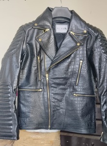 Veste en cuir noir gaufré épais OEM pour homme, manteau de motard de luxe rembourré à la taille, en cuir de vache véritable pour l'hiver - Product Image 2