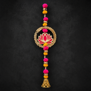 Adorno Festivo para Puerta Lotus: Campana Dorada, Pompones y Latkan para Diwali, Bodas y Decoración del Hogar - Product Image 2