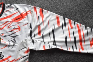 เสื้อฮอกกี้น้ำแข็งแบบสั่งทำพิเศษสำหรับผู้ชาย แขนยาว คอวี ระบายอากาศได้ดี ป้องกันรังสียูวี ผ้าฝ้าย/ใยไผ่ สำหรับฤดูร้อน - Product Image 3