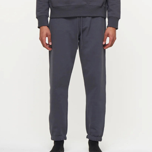 Ensemble survêtement homme ultra-chaud et confortable en molleton gris anthracite avec imprimés techniques pour tenue décontractée - Product Image 5