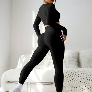 New Arrival Women Half Sleeve Yoga Jumpsuit Shorts for Autumn and Winter High Quality <b>Tight</b>-Fit Gym Wear 2-Piece Sports Set - Product Image 2