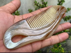 Peine de Cuerno Auténtico de Calidad Premium - Peine Antiestático para Masaje Capilar para Hombres y Mujeres con Cabello Largo, Uso Doméstico al Mejor Precio - Product Image 2