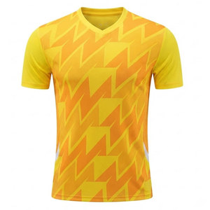 Uniformes de Fútbol Personalizados al por Mayor, Sublimados, de Secado Rápido, Manga Corta, para Hombres Adultos - Product Image 1