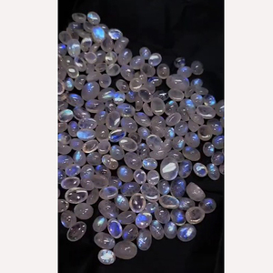 Lot de 195 pierres de lune blanches naturelles, cabochons ovales de 10 mm et 14 mm, 975 carats, Iroc Sales, pierres en vrac de haute qualité, 117 $ US au total - Product Image 1